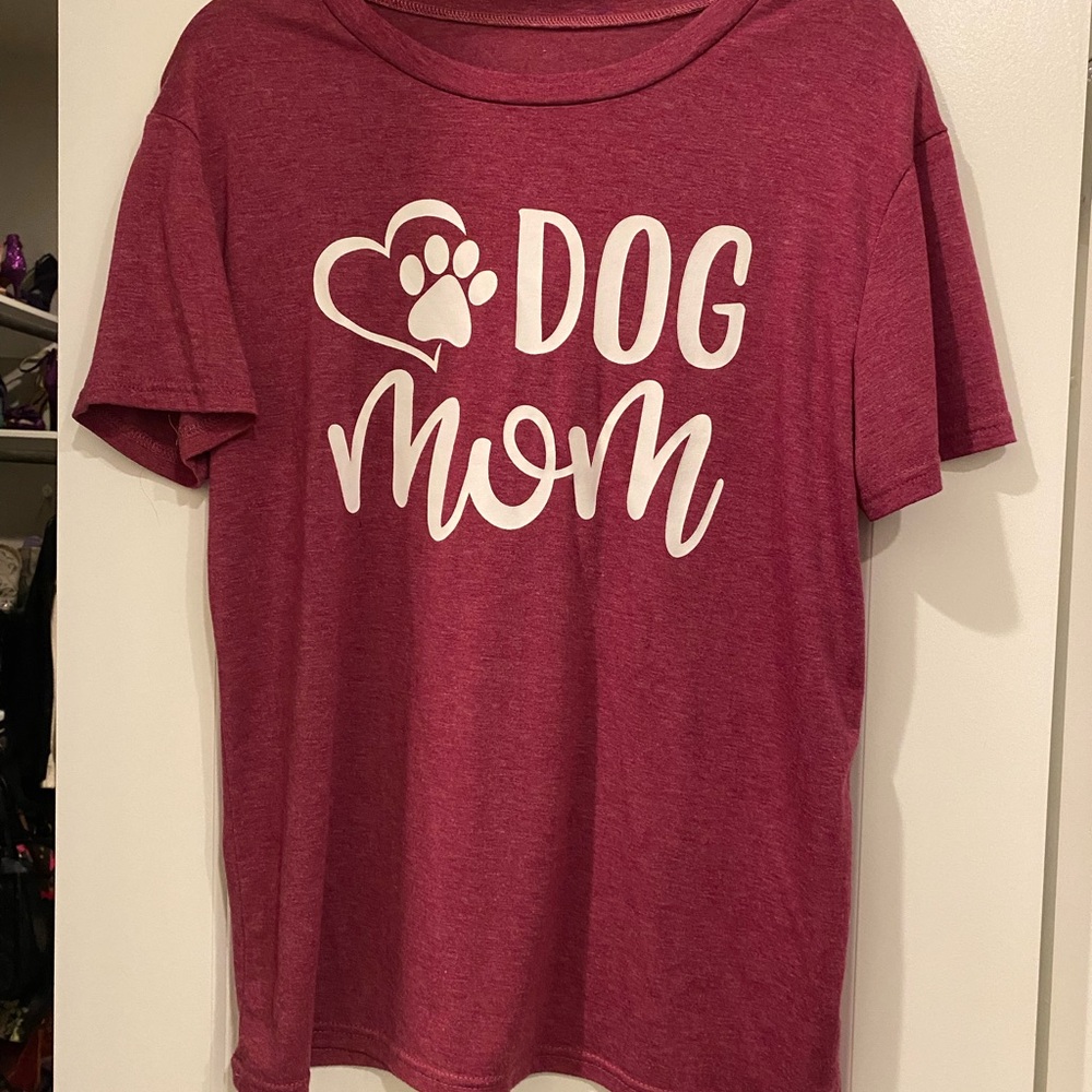 Dog Mom Graphic Tee - Maroon